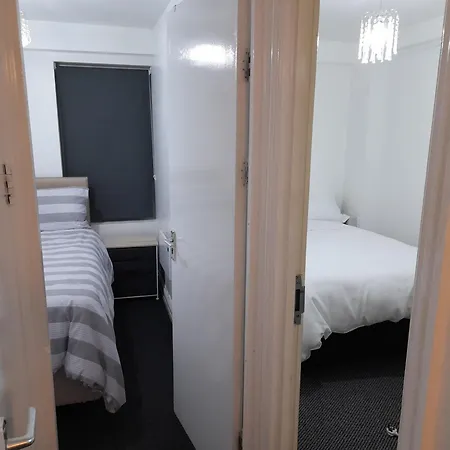 Zest Apartment Two Manchester Room photo
